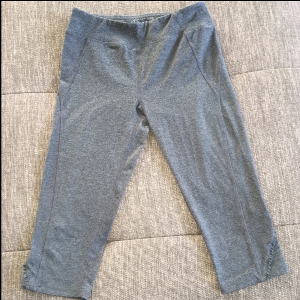 Girl’s Gray Capri Leggings